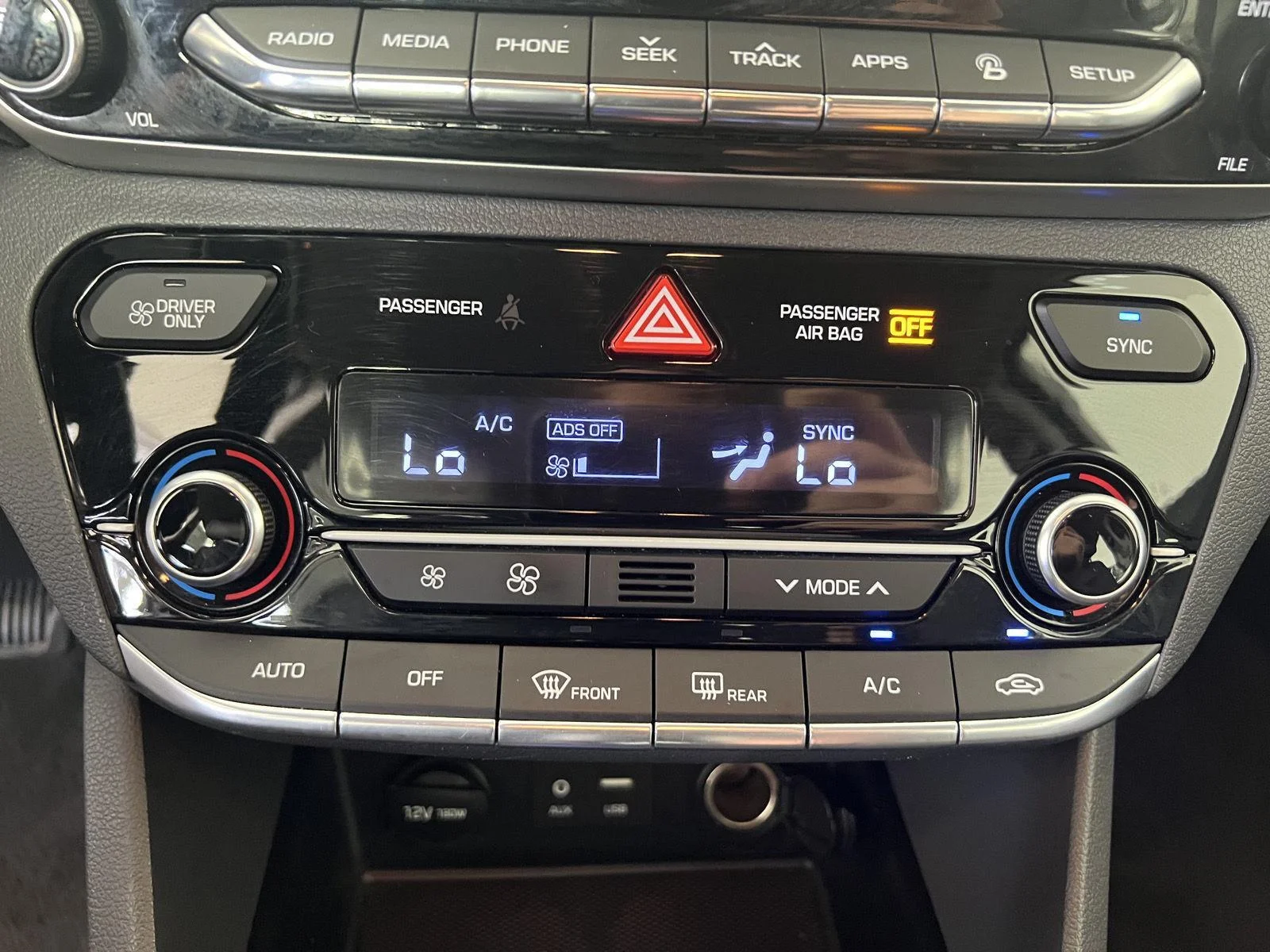 Used 2019 Ceramic White Hyundai Limited image 18