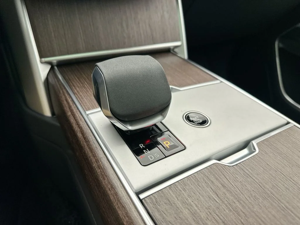 2026 Land Rover Range Rover SE - Photo 12