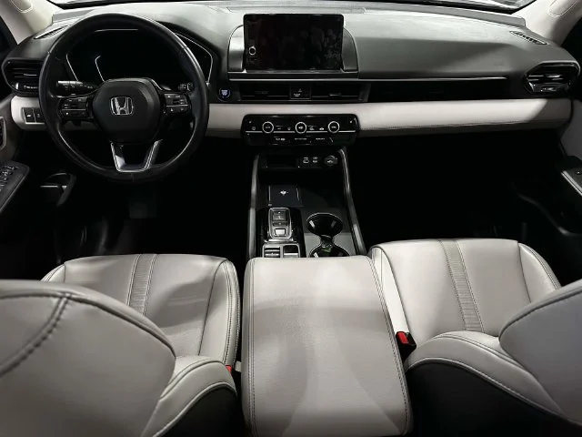Certified Used 2024 Platinum White Pearl Honda AWD EX-L image 17