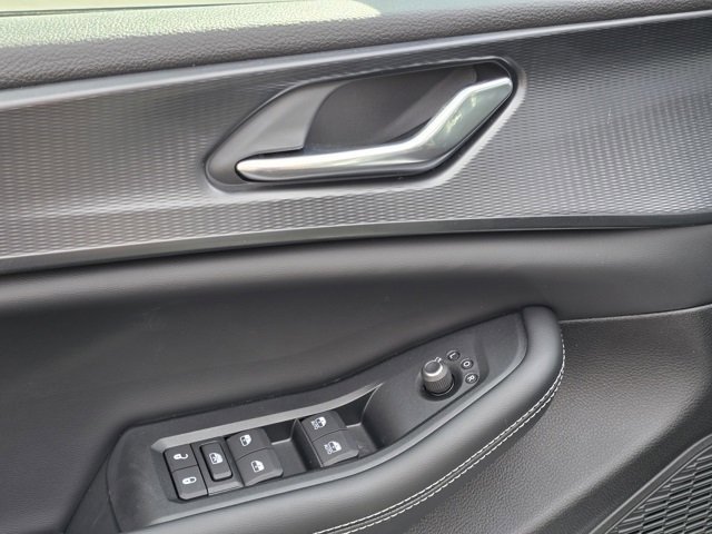 New 2026 Silver Zynith Exterior Paint Jeep Laredo image 37