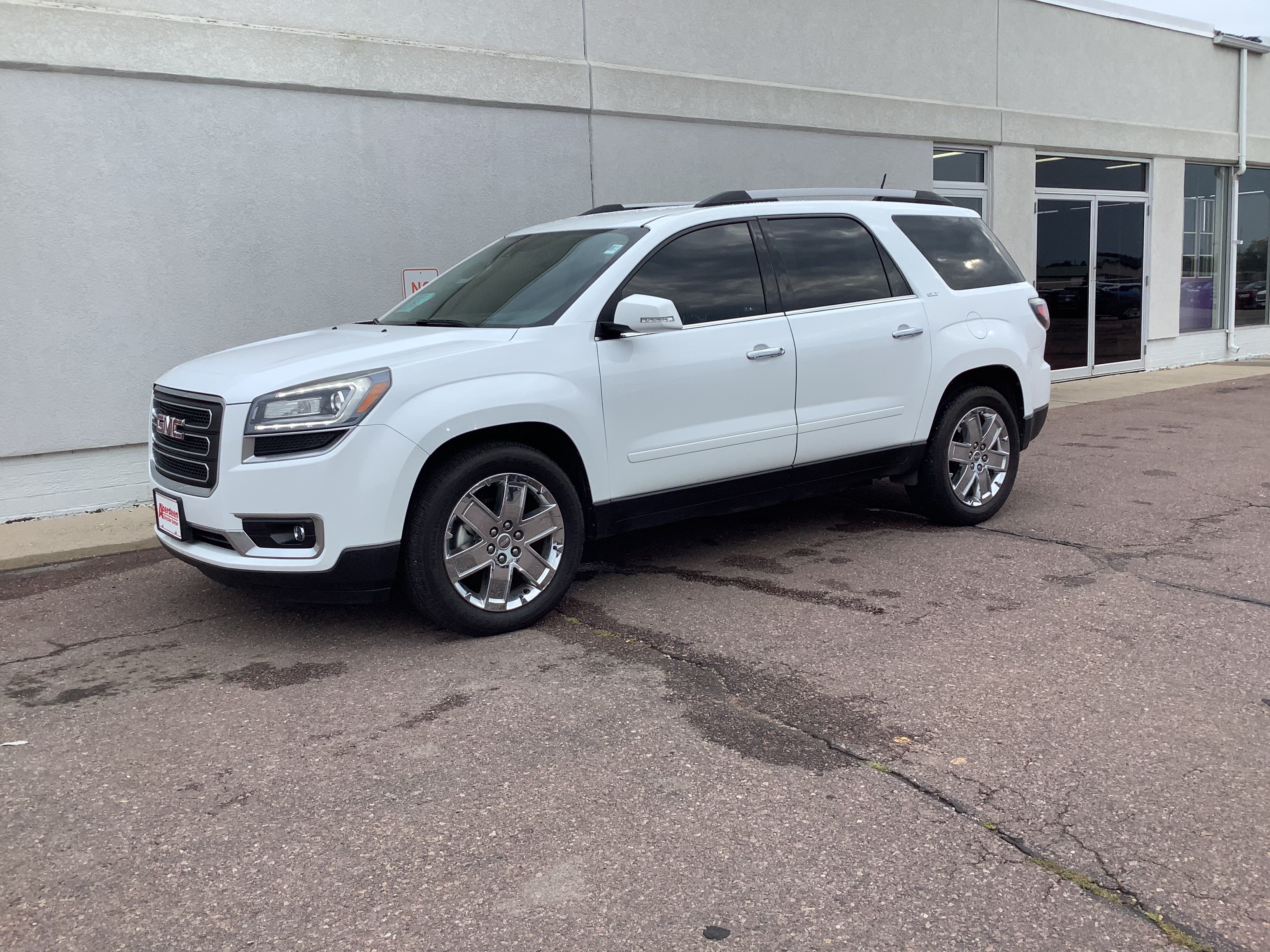 Used 2017 GMC Acadia Limited Base with VIN 1GKKVSKD0HJ204166 for sale in Aberdeen, SD