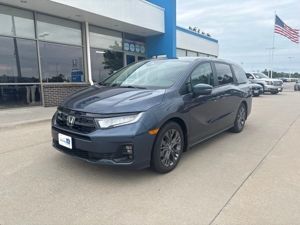 2026 Honda Odyssey Touring's photo