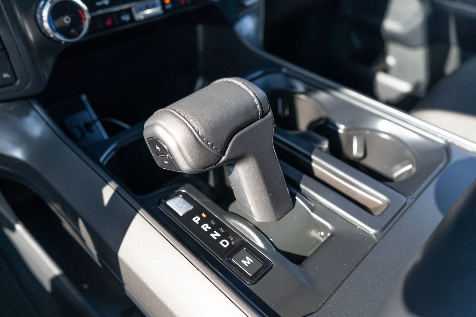 Used 2024 Oxford White Ford XLT image 21