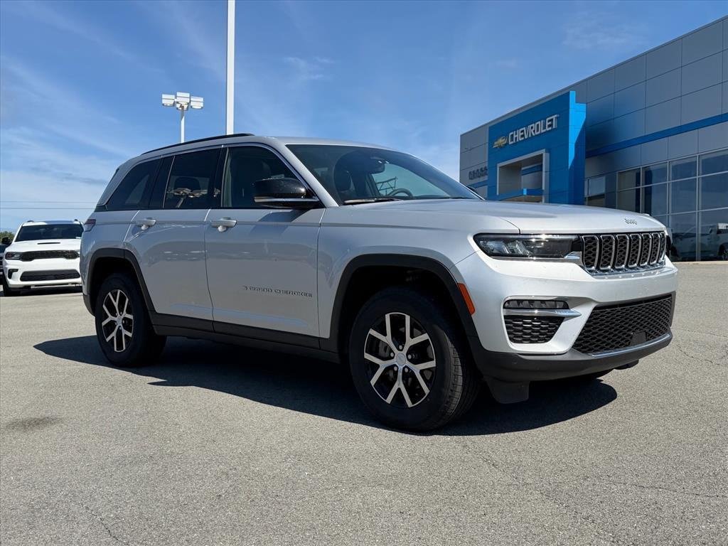 Used 2024 Silver Zynith Jeep Limited image 7