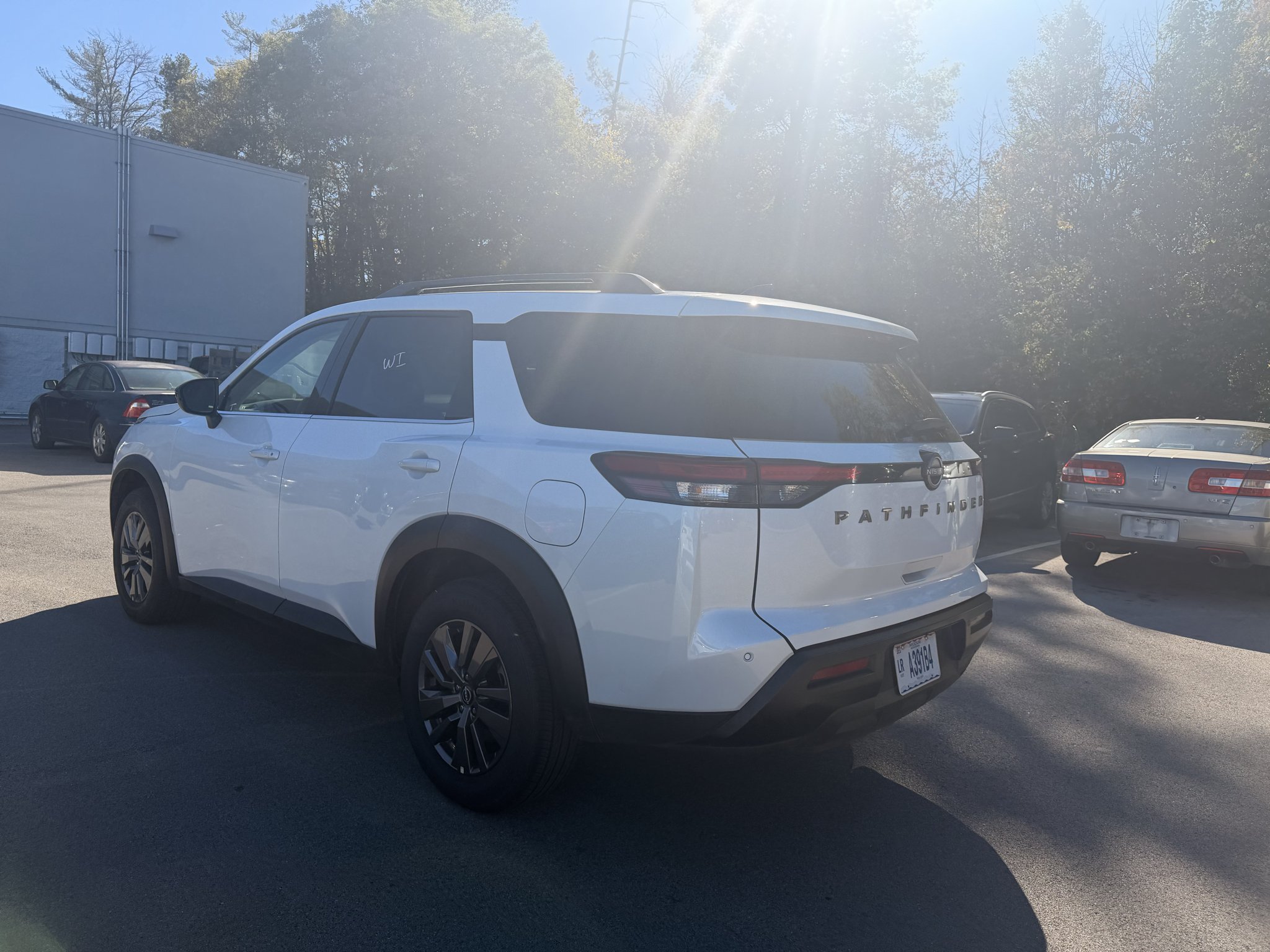 Used 2026 Everest White Pearl Tricoat Nissan SV image 5