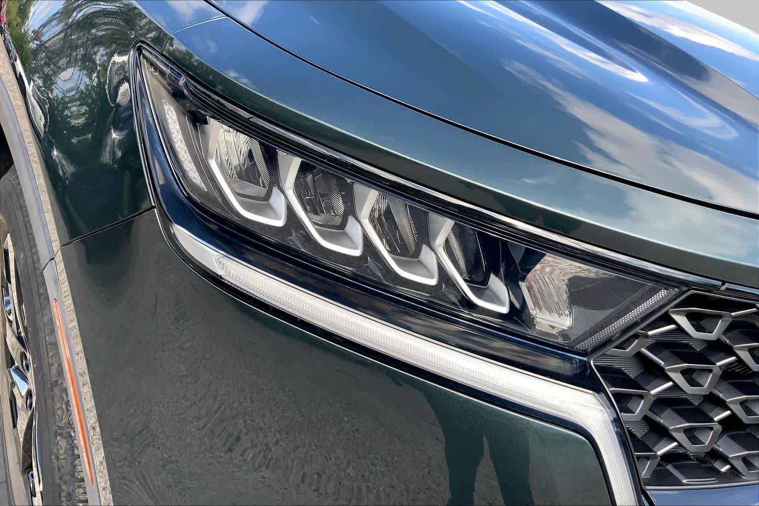 Used 2022 Aruba Green Kia X-Line S image 27