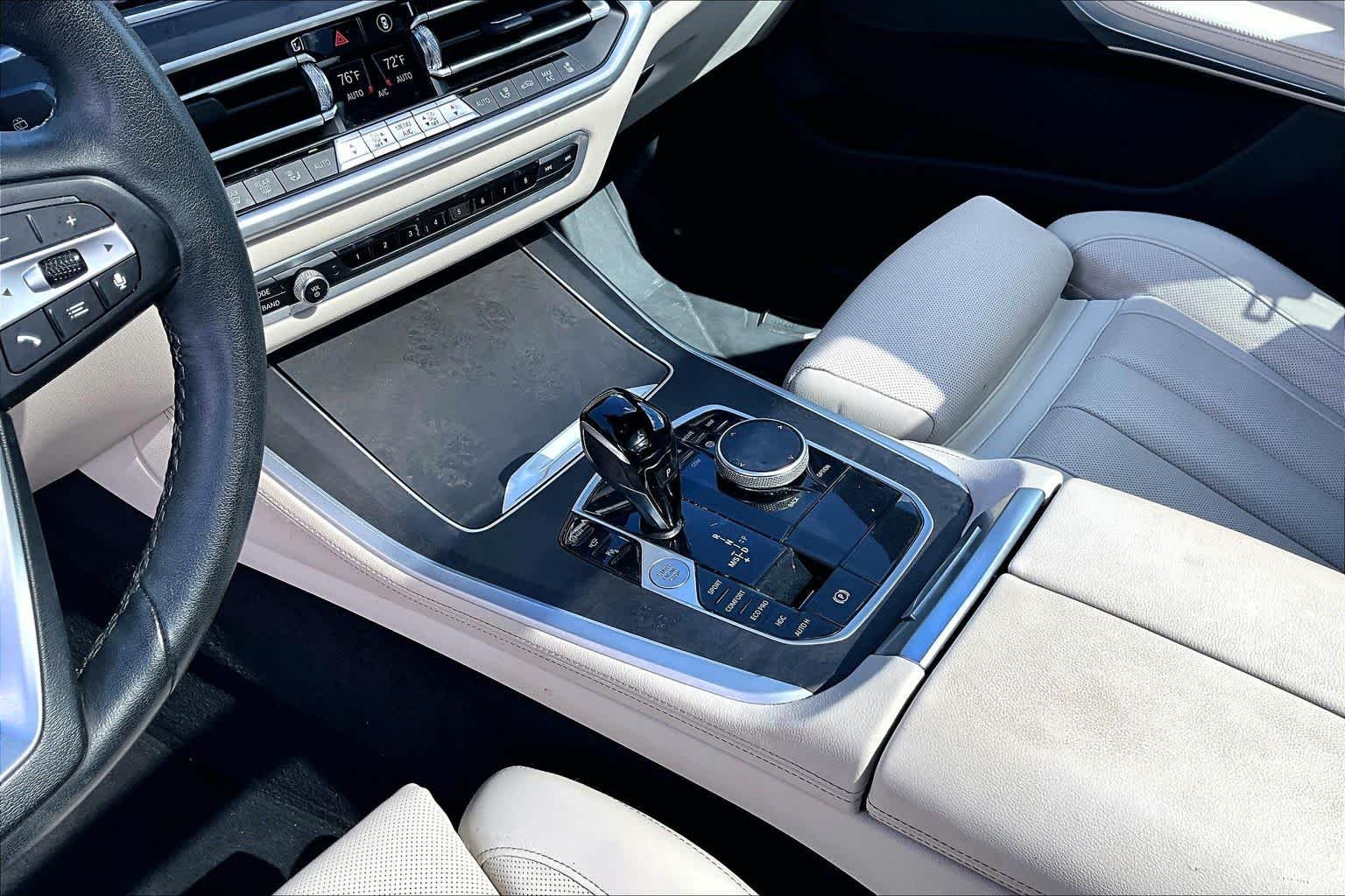 Used 2022 Mineral White Metallic BMW xDrive40i image 17