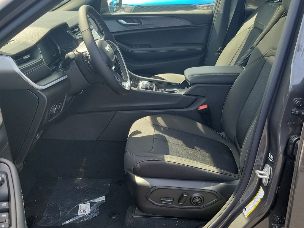 New 2026 Baltic Gray Metallic Clearcoat Jeep Laredo X image 20