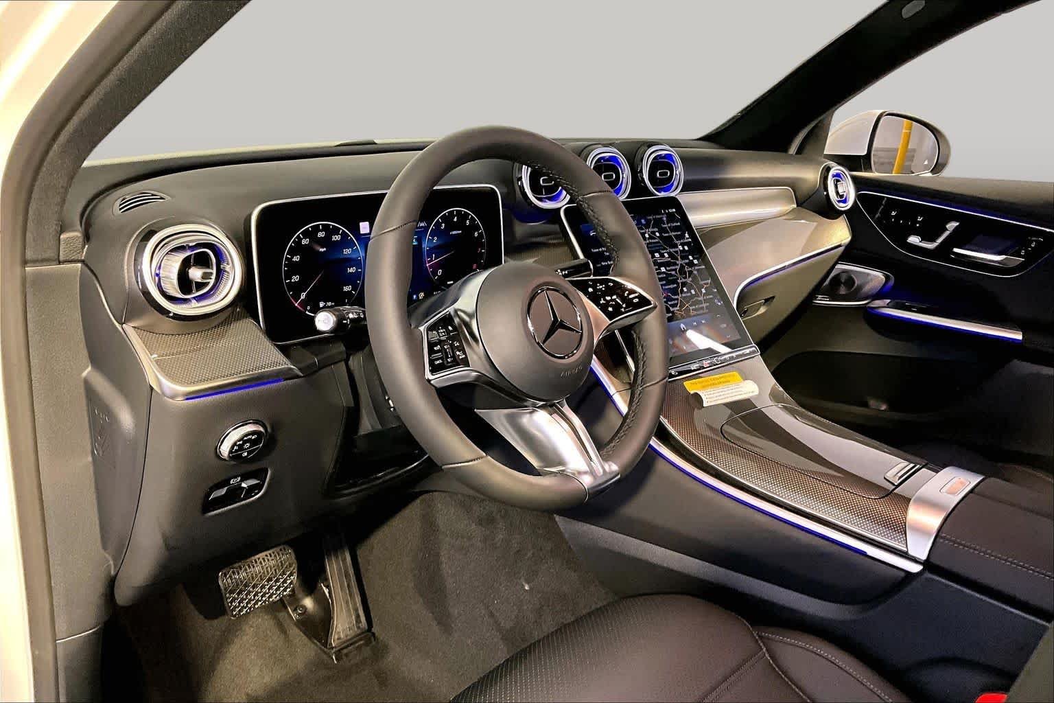 New 2026 Polar White Mercedes-Benz GLC 300 image 9