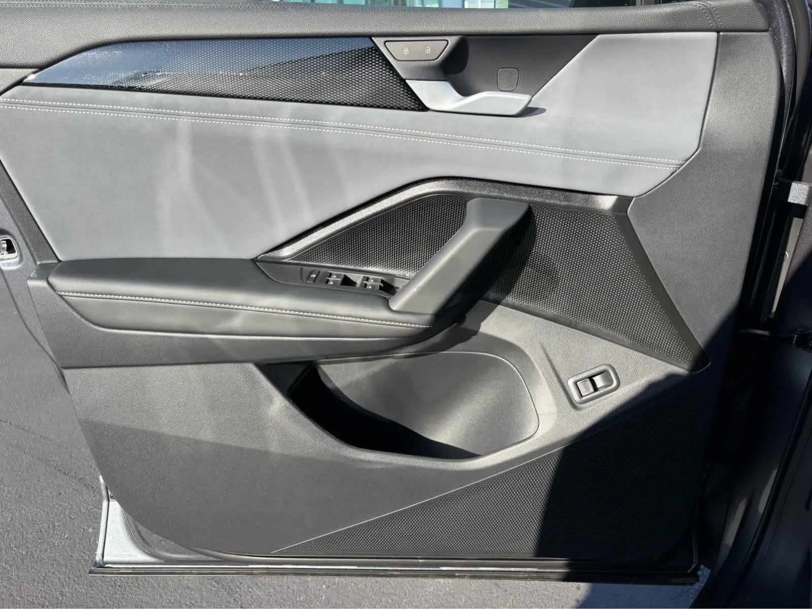 New 2026 PLATINUM GRAY Volkswagen SE R-Line Black image 13