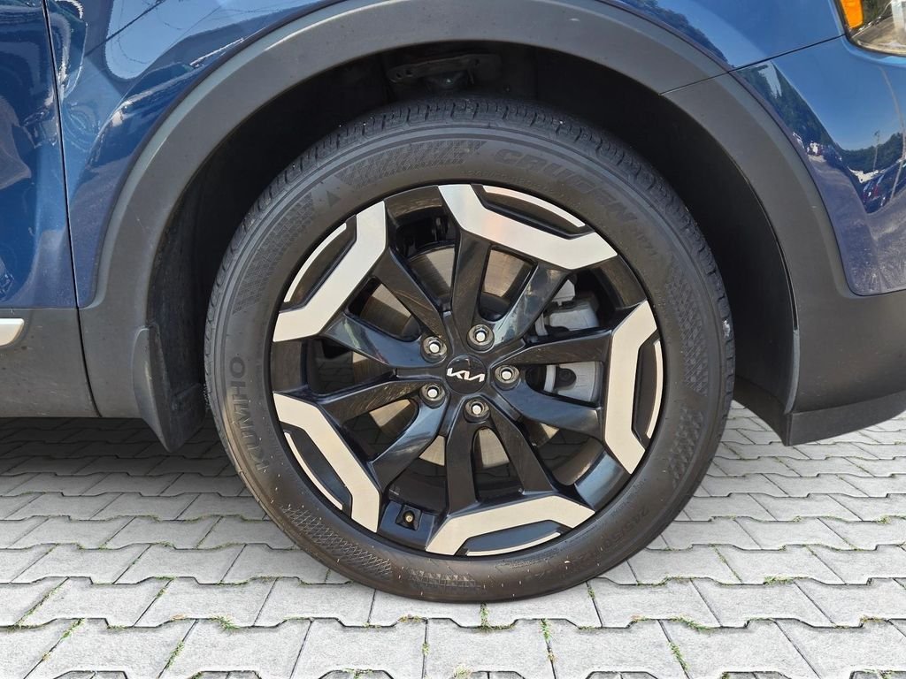 Used 2025 Black Kia S image 3