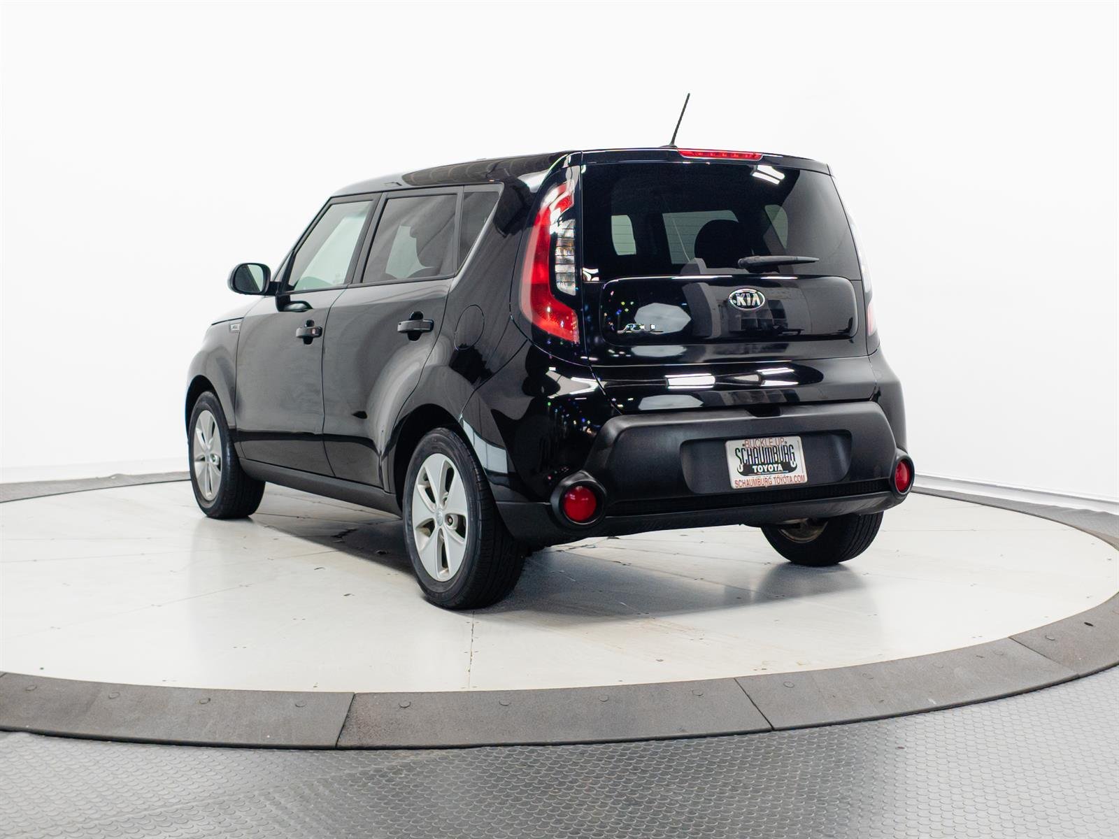 Used 2016 Black Kia Base image 7