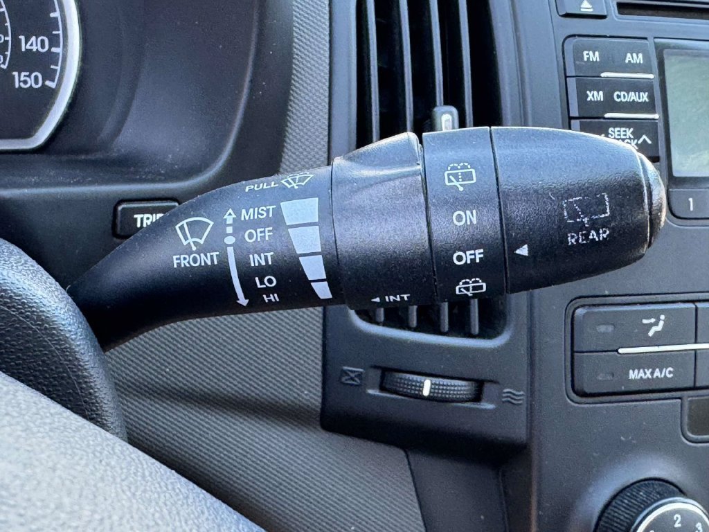 Used 2012 Black Hyundai GLS image 11