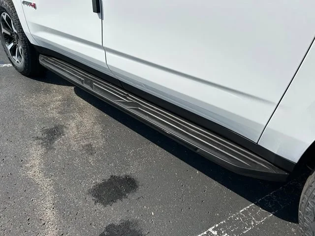 New 2026 Summit White GMC AT4 image 24
