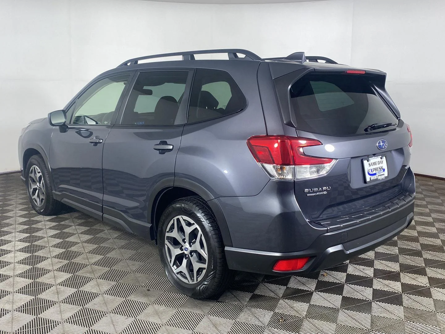 Used 2023 Magnetite Gray Metallic Subaru Premium image 7