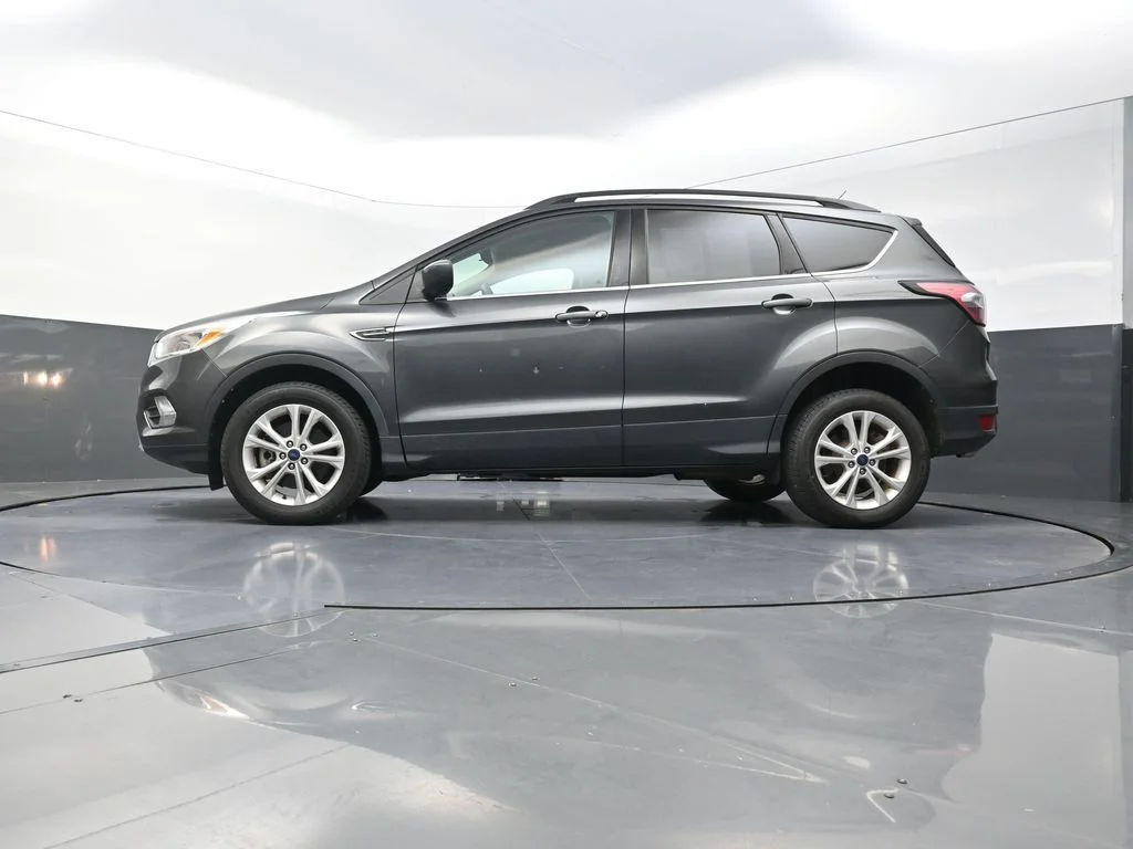 Used 2018 Gray Ford SE image 26