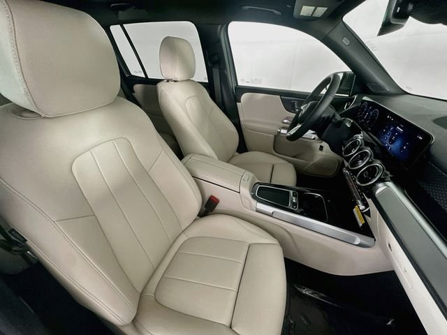 Used 2026 Gray Mercedes-Benz GLB 250 image 27