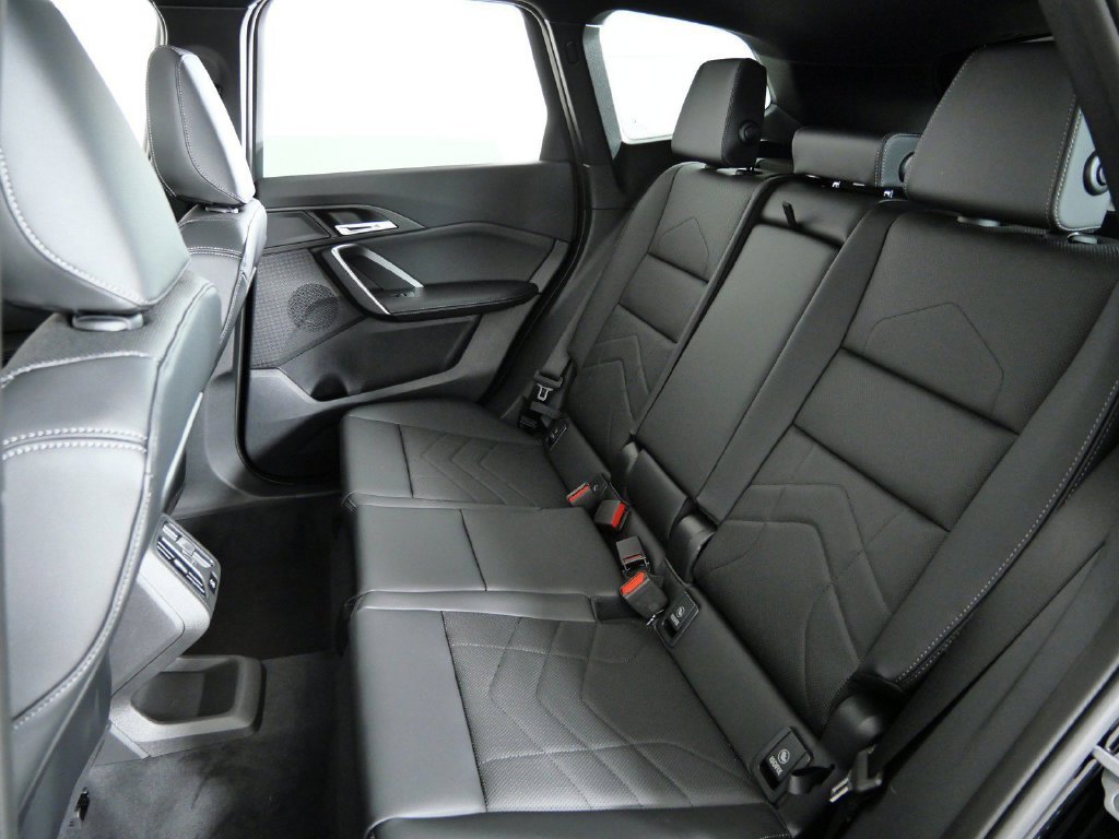 Used 2026 Jet Black BMW xDrive28i image 31