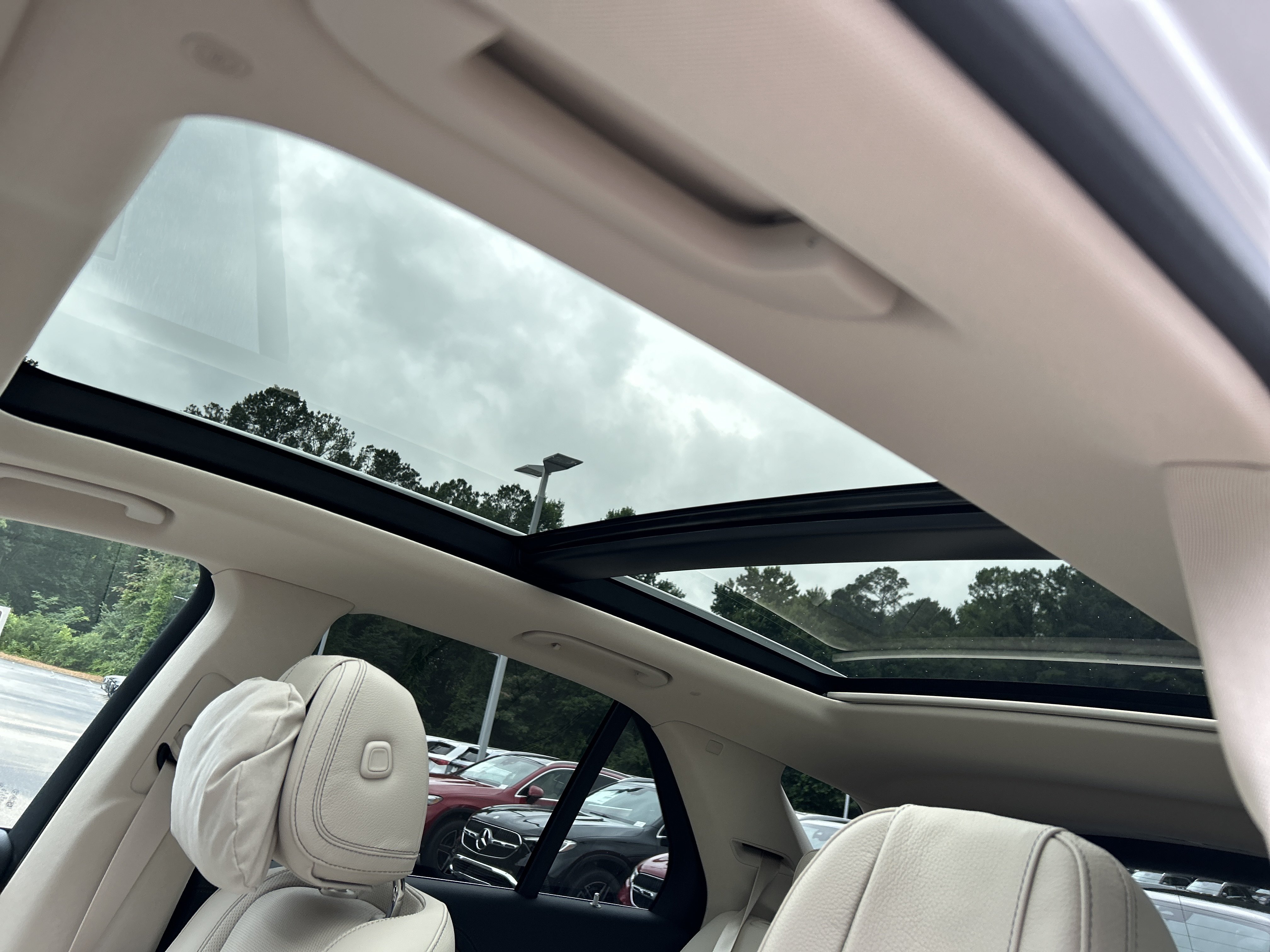 New 2026 MANUFAKTUR Moonlight White Metallic Mercedes-Benz GLE 450 4MATIC® SUV image 20