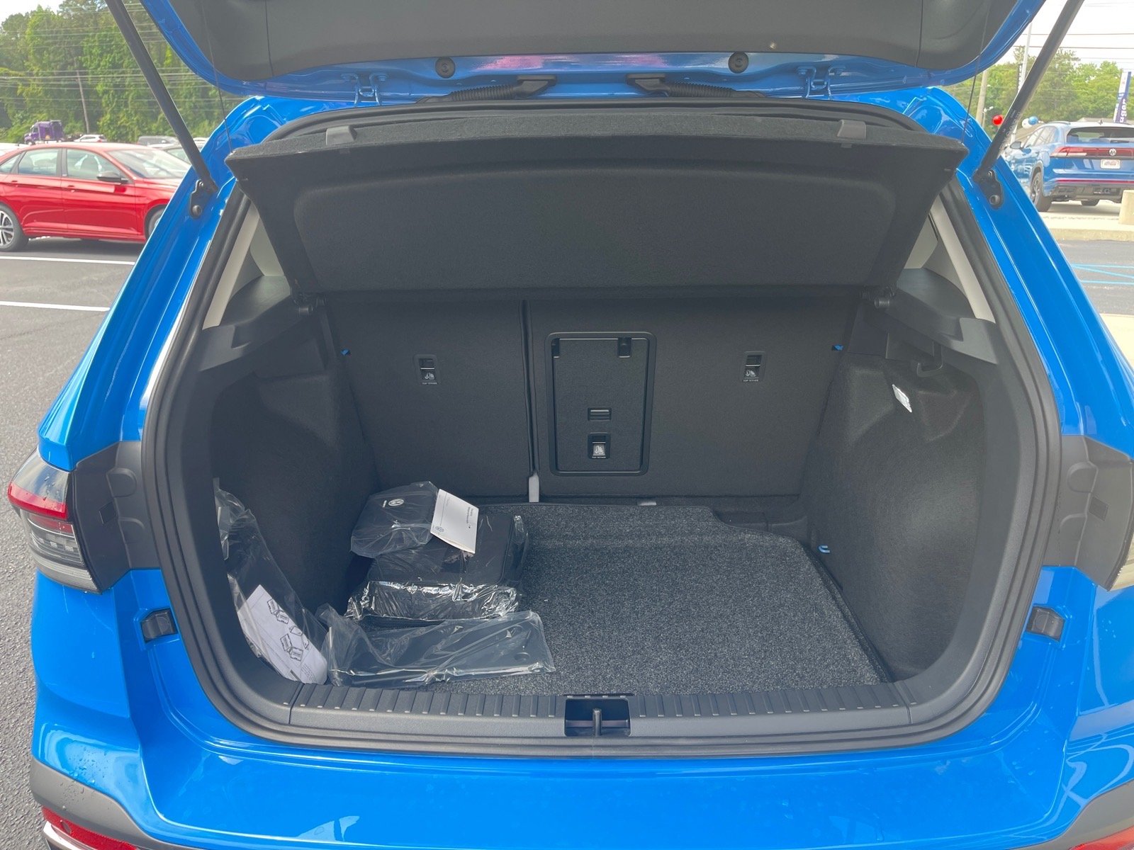 New 2026 Cornflower Blue Volkswagen SE image 14