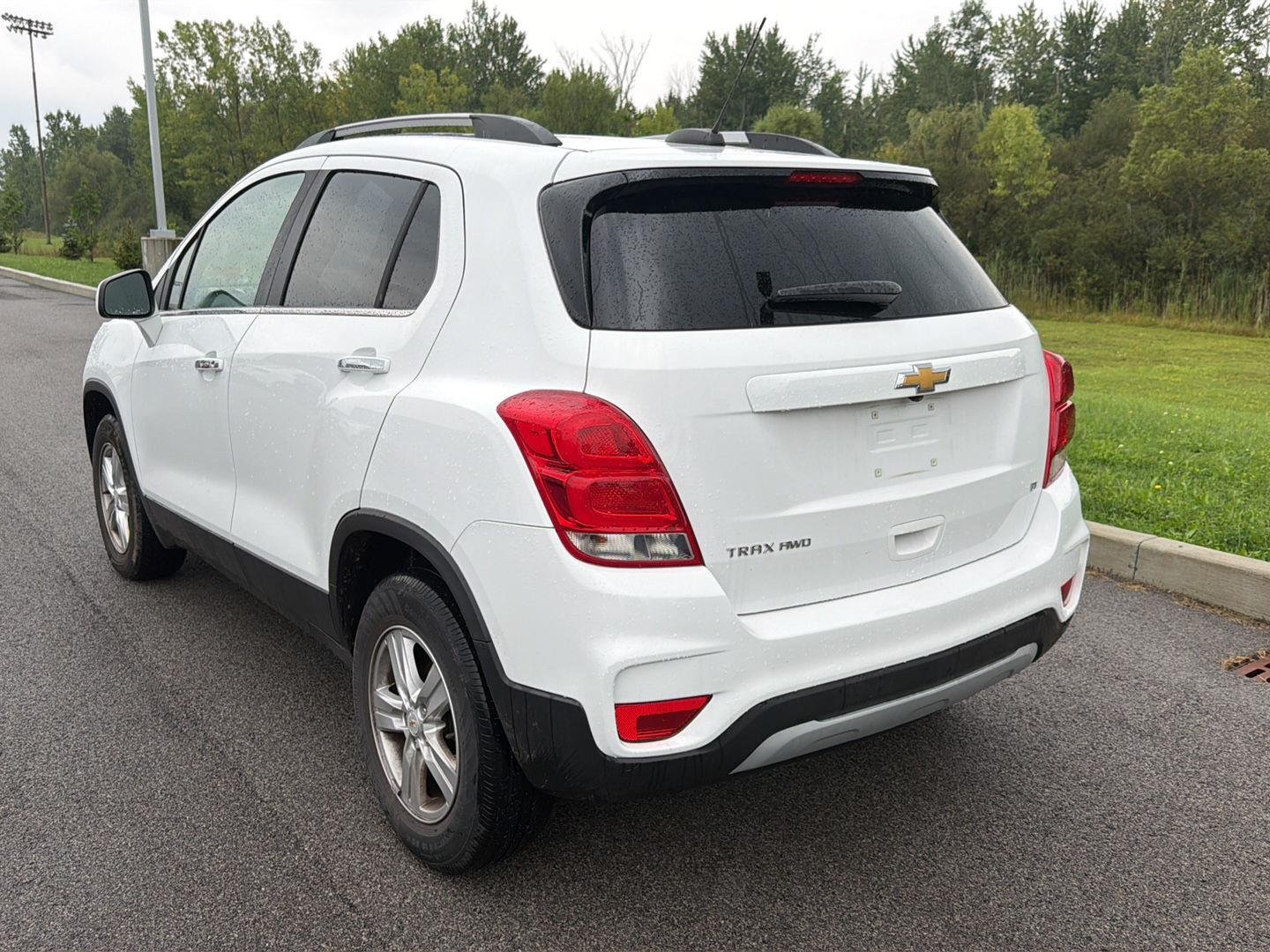 Used 2019 Summit White Chevrolet LT image 6
