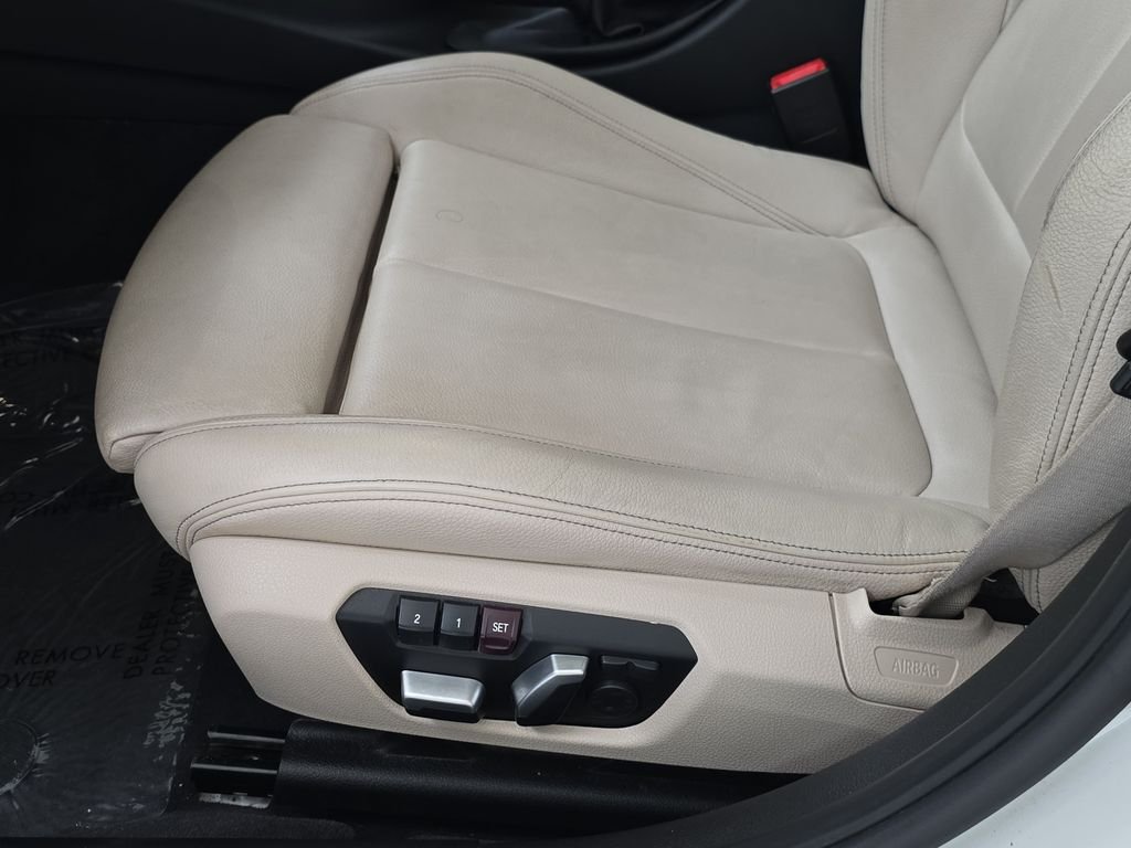 Used 2016 Mineral White Metallic BMW 328i xDrive image 28