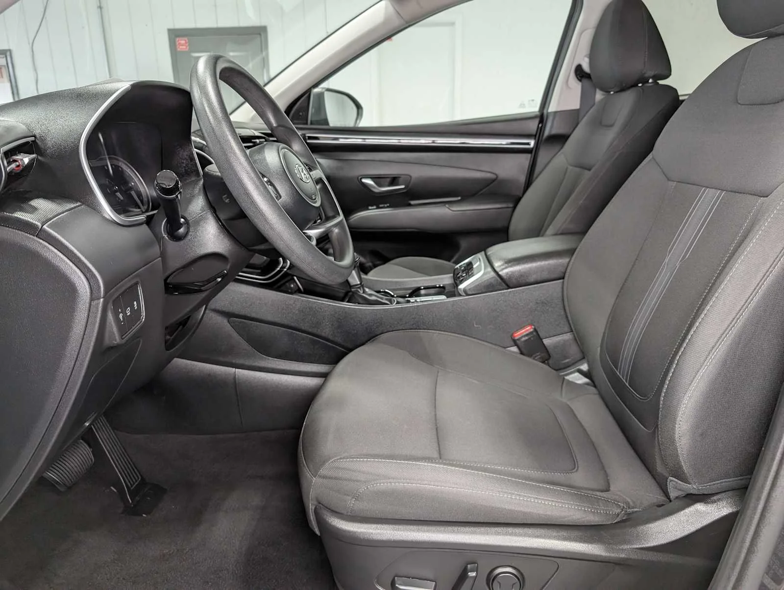 Used 2024 Dark Gray Metallic Hyundai SEL image 4
