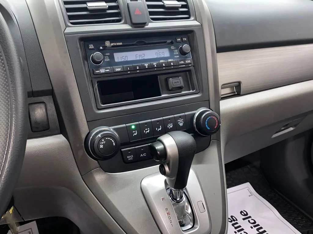 Used 2011 White Honda LX image 18