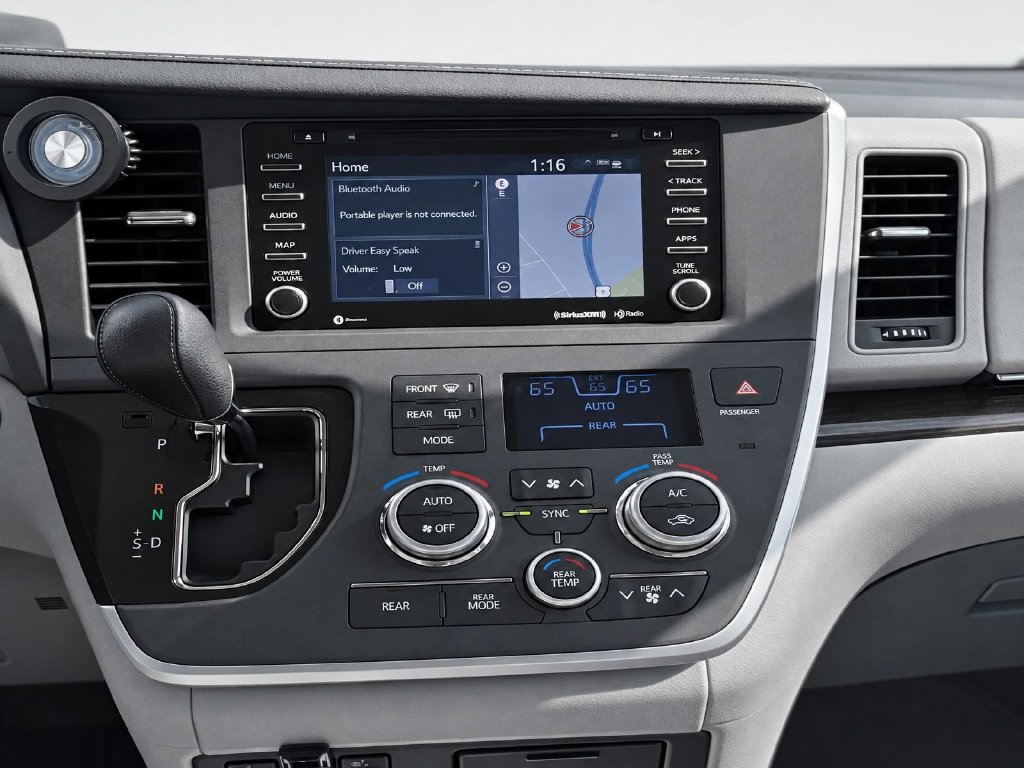 Used 2020 Beige Toyota XLE Premium image 15