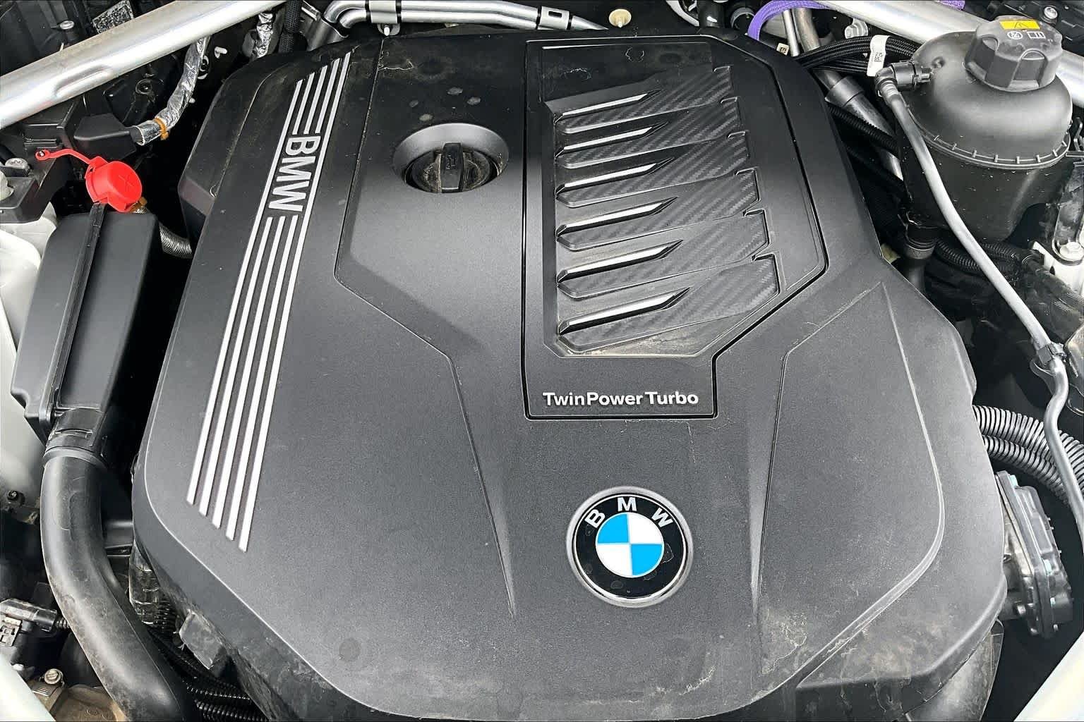 Used 2022 Mineral White Metallic BMW sDrive40i image 33