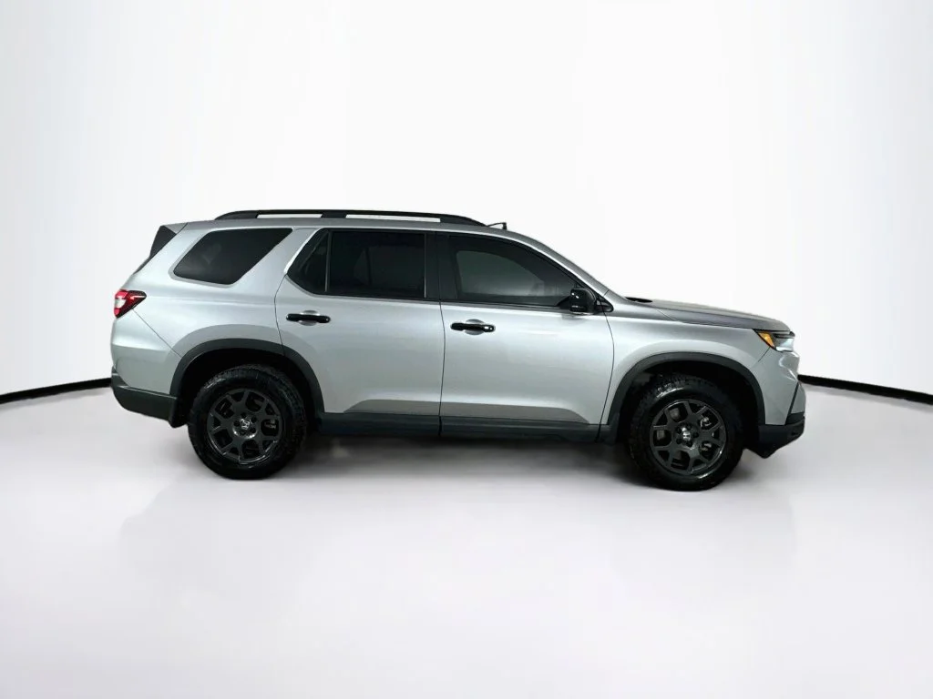 Certified Used 2024 Silver Honda TrailSport image 9