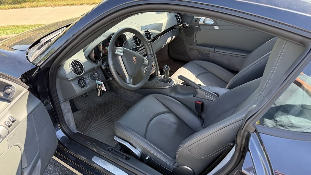 Used 2007 Black Porsche Base image 3
