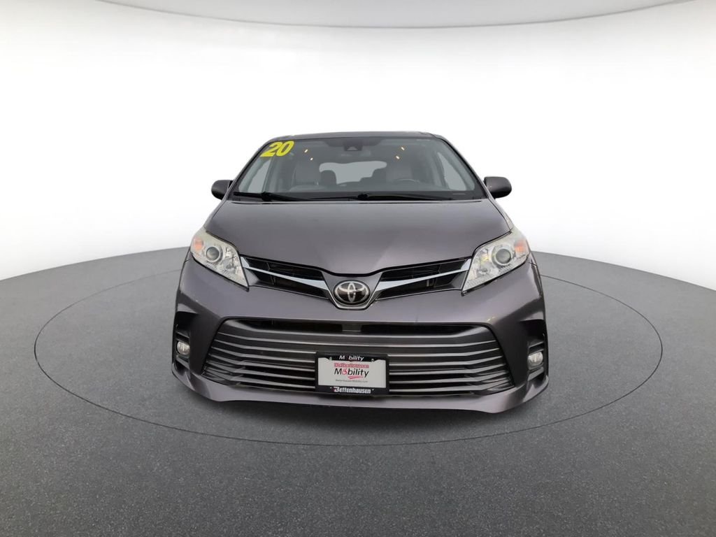 Used 2020 Gray Toyota XLE Premium image 10