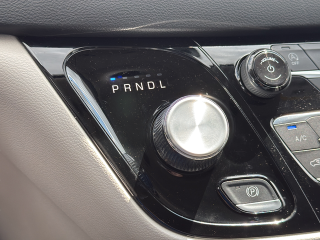 Used 2024 White Chrysler Touring L image 29