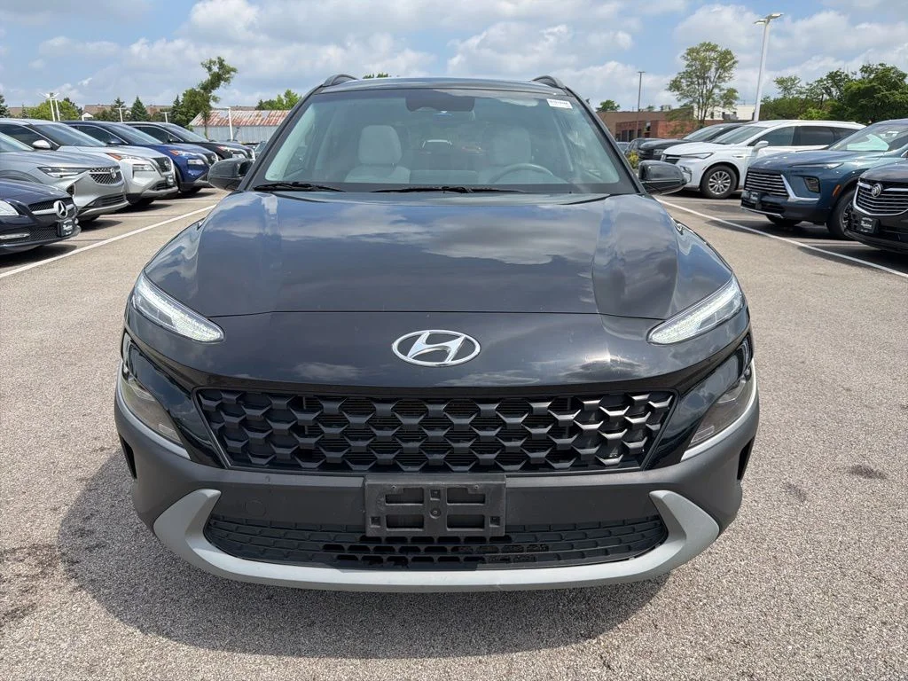 Used 2023 Black Hyundai SEL image 1