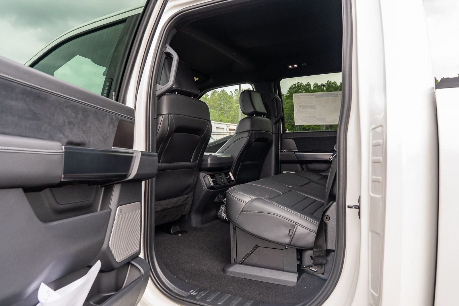 New 2026 Star White Metallic Tri-Coat Ford Platinum® image 13
