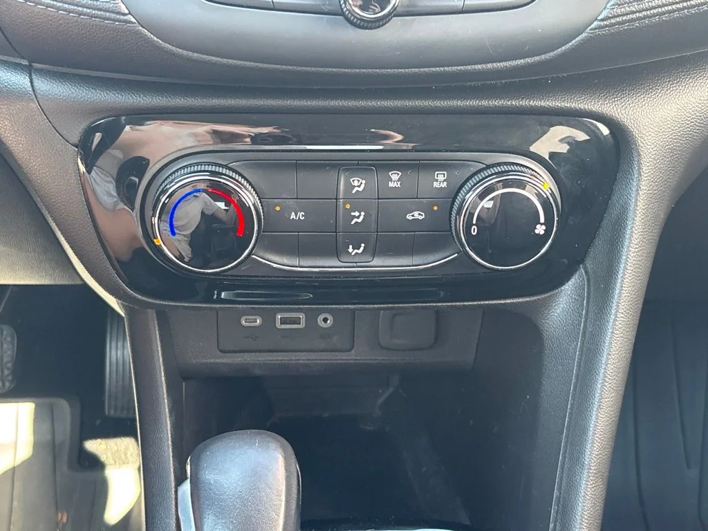 Used 2021 Gray Buick Preferred image 13