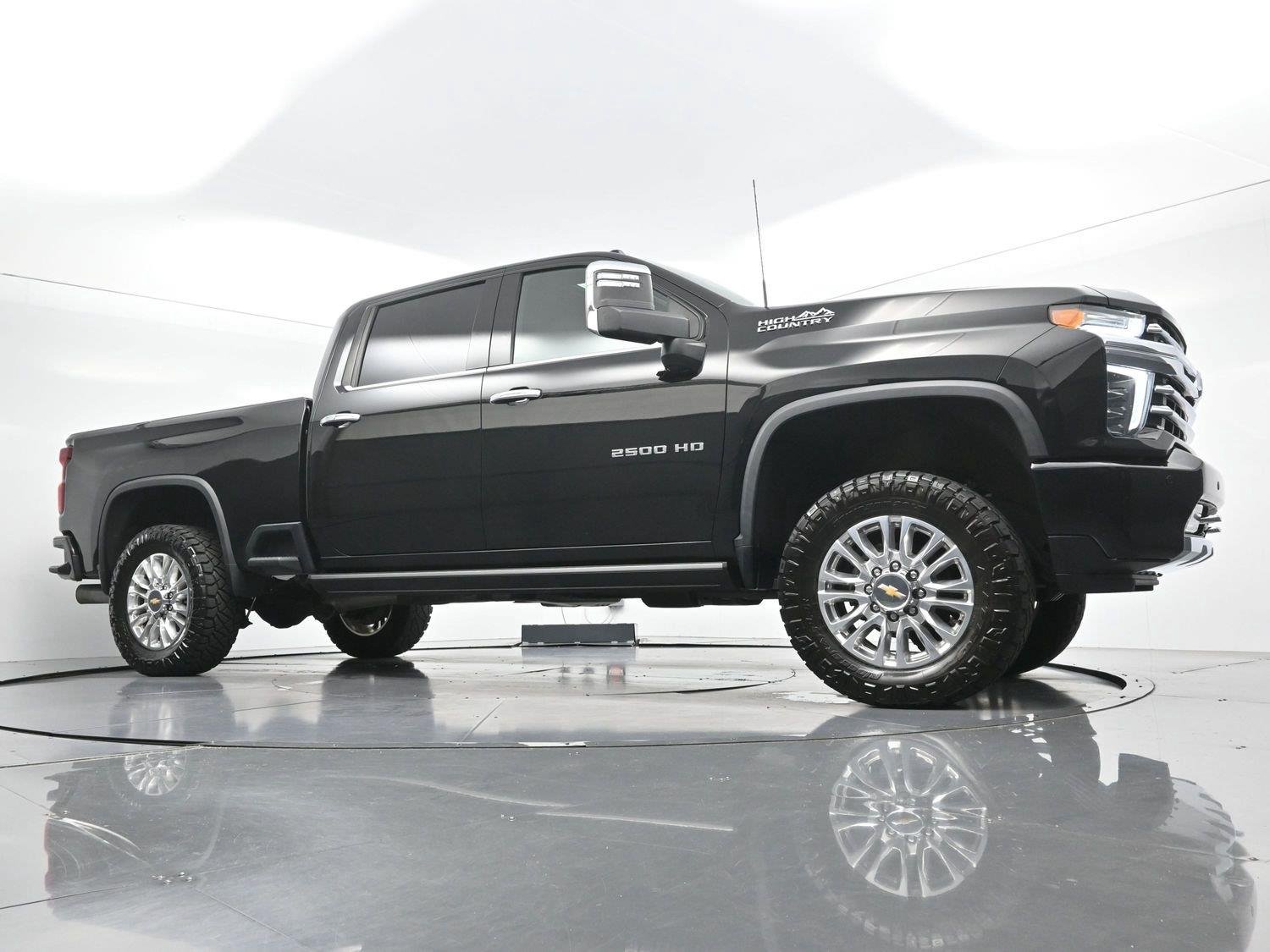 Used 2023 BLACK Chevrolet High Country image 44