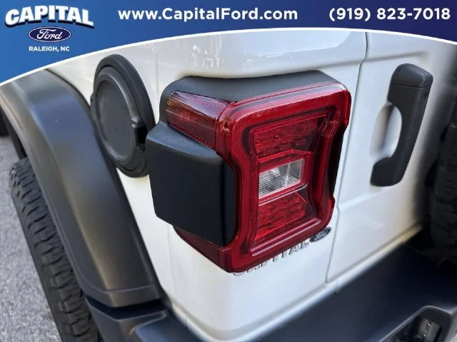 Used 2020 White Jeep Unlimited Sport Altitude image 15