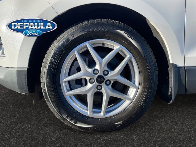Used 2024 White Metallic Ford SEL image 18