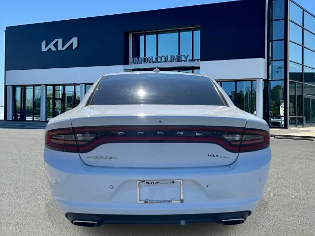 Used 2023 White Dodge SXT image 5