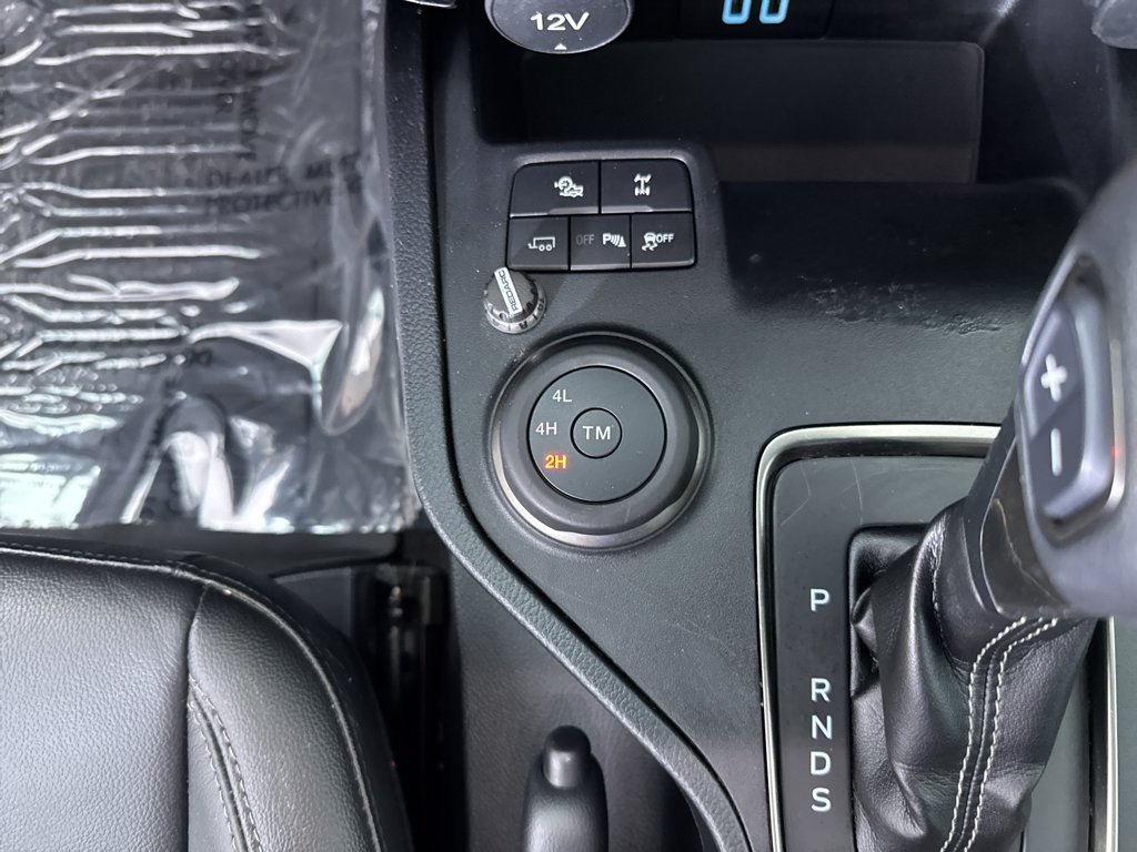 Used 2022 Cactus Gray Ford LARIAT image 21