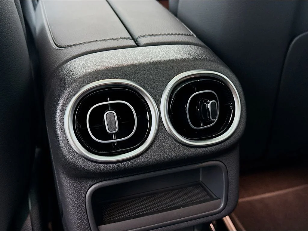 Certified Used 2026  Mercedes-Benz GLC 300 image 26
