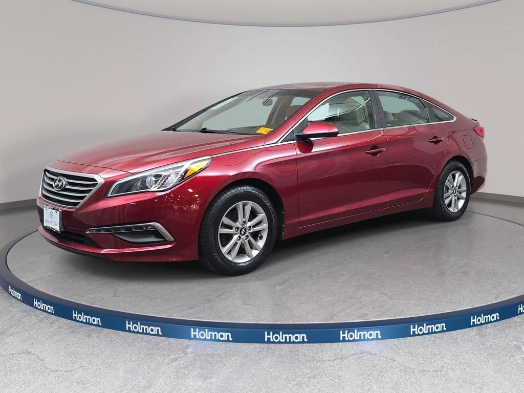 Used 2015 Venetian Red Metallic Hyundai SE image 1