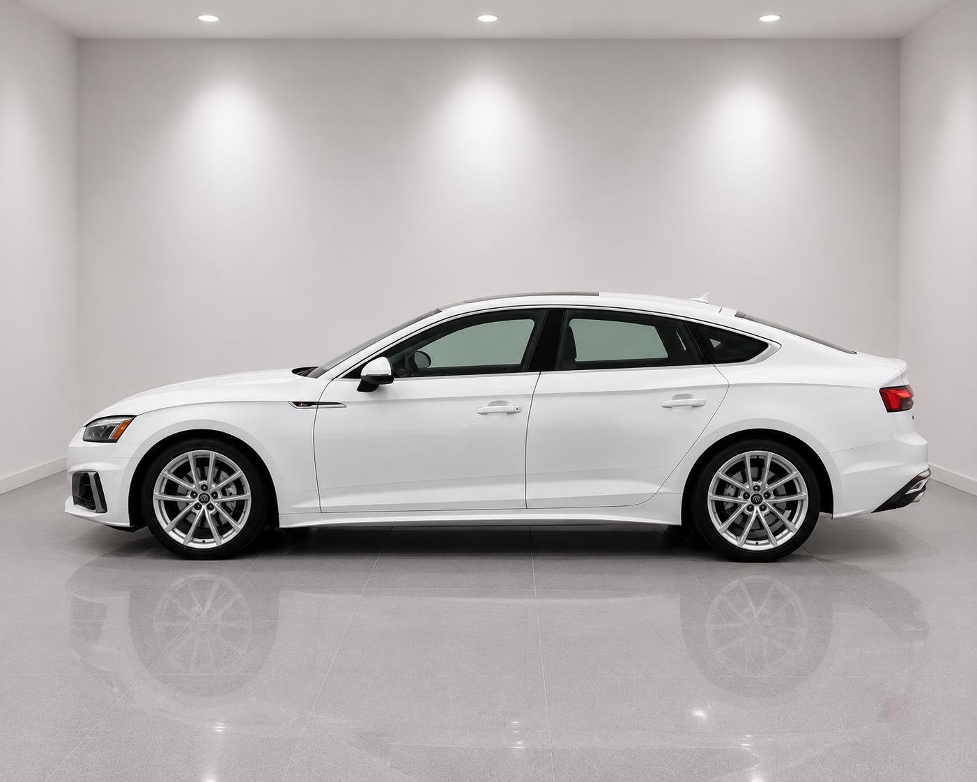 Used 2024  Audi S line Premium Plus image 2
