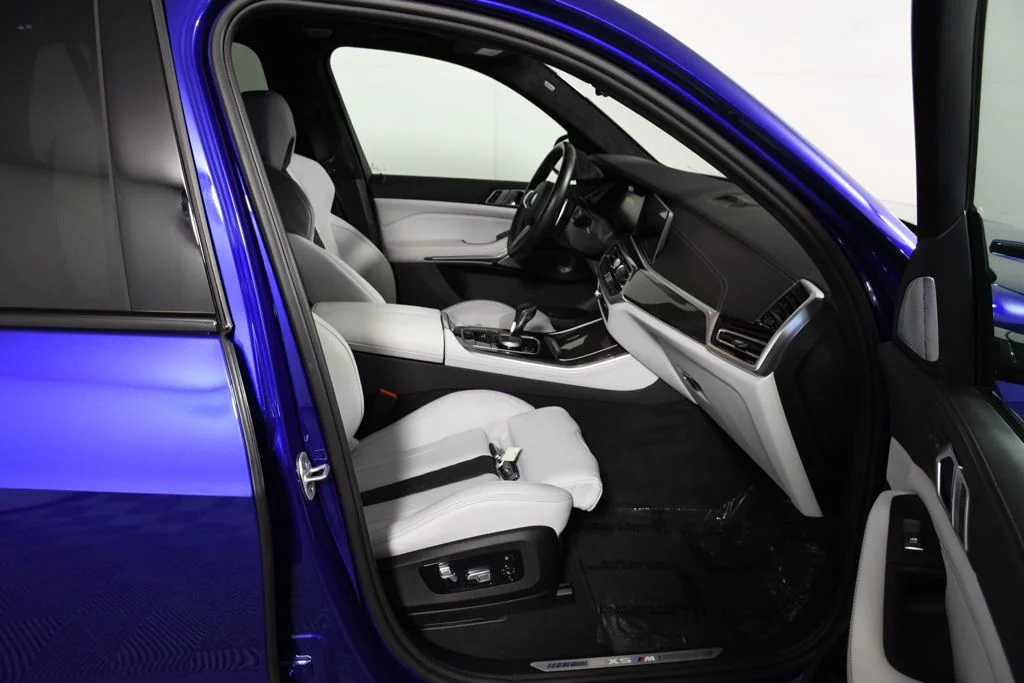 Used 2023 Marina Bay Blue Metallic BMW Base image 9