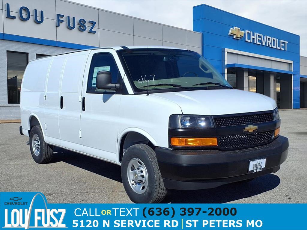 2026 Chevrolet Express 2500 Work Van HD's photo