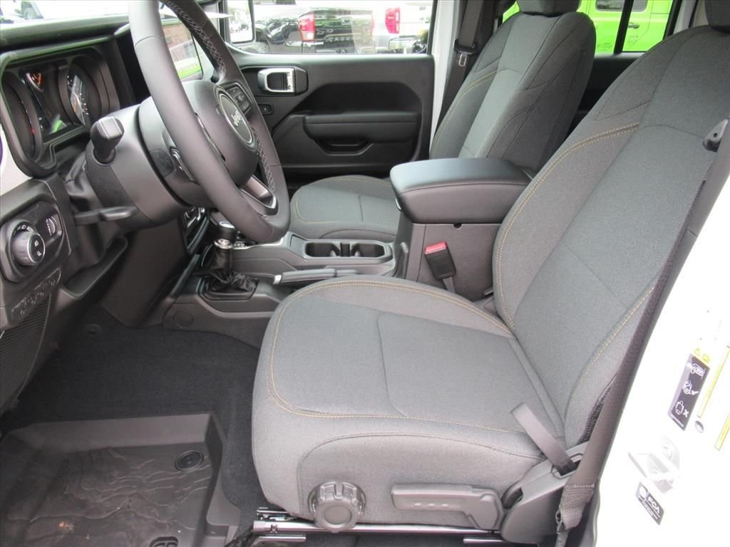 New 2026 Bright White Clear-Coat Exterior Paint Jeep Sport S image 16
