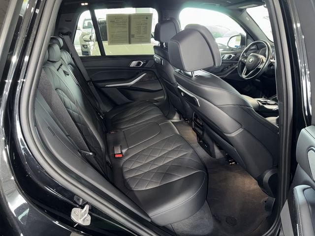Used 2025 Black Sapphire Metallic BMW sDrive40i image 12
