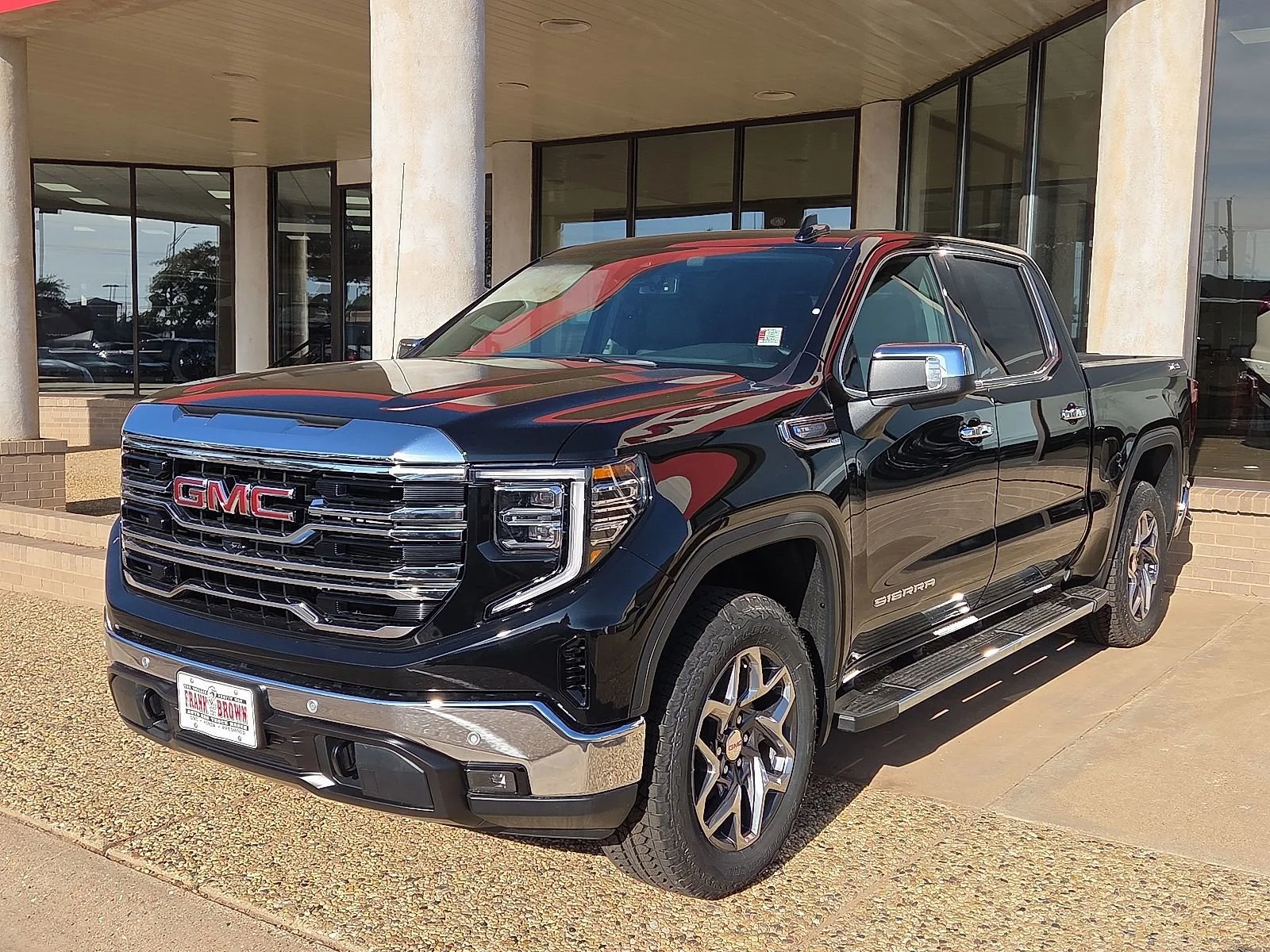 2026 GMC Sierra 4WD Crew Cab Short Box SLT's photo